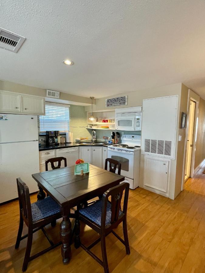 Seablue Cottage - Downstairs; 2 Blocks To The Beach Galveston Zewnętrze zdjęcie