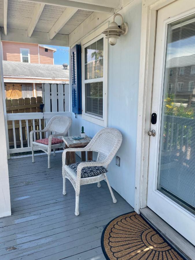 Seablue Cottage - Downstairs; 2 Blocks To The Beach Galveston Zewnętrze zdjęcie